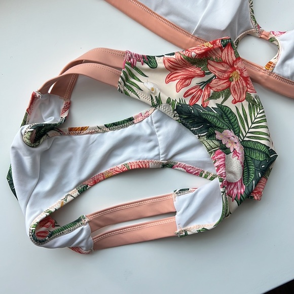 Cupshe Bikini - Picture 4 of 6